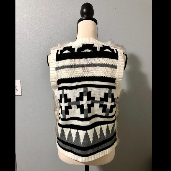NWT Fur Front Jacquard Back Vest - Picture 4 of 5